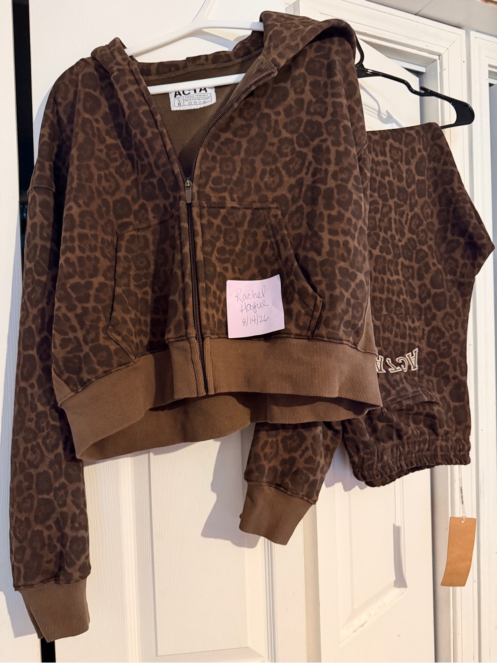 ACTA ‘Leopard’ Sweat Set - Picture 2 of 4